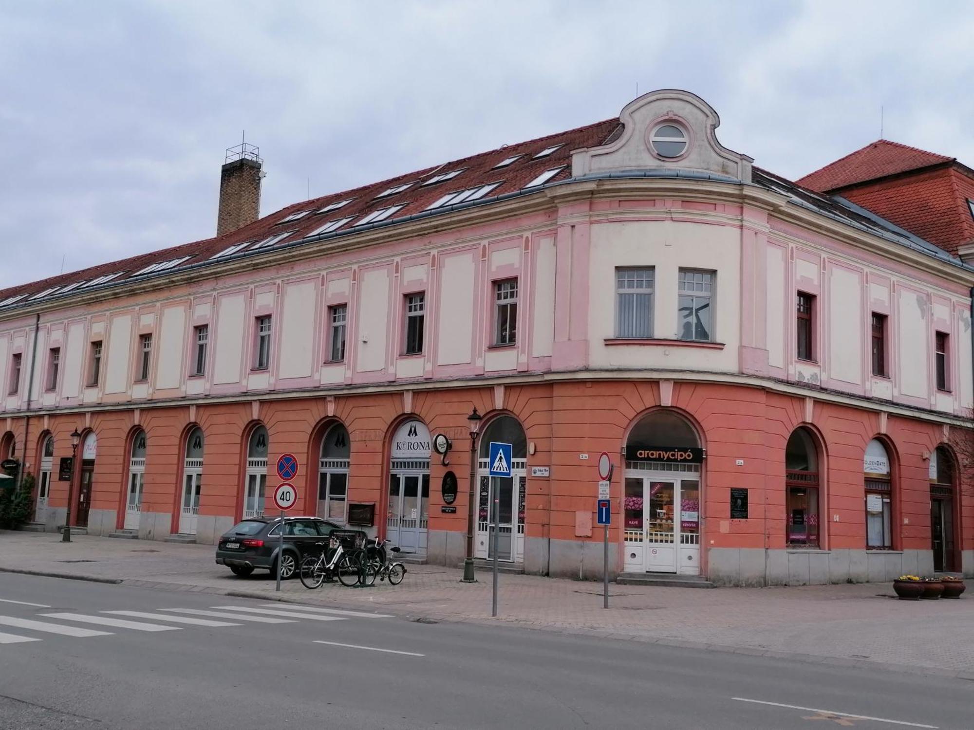 Mohacs Korona Apartman Esterno foto